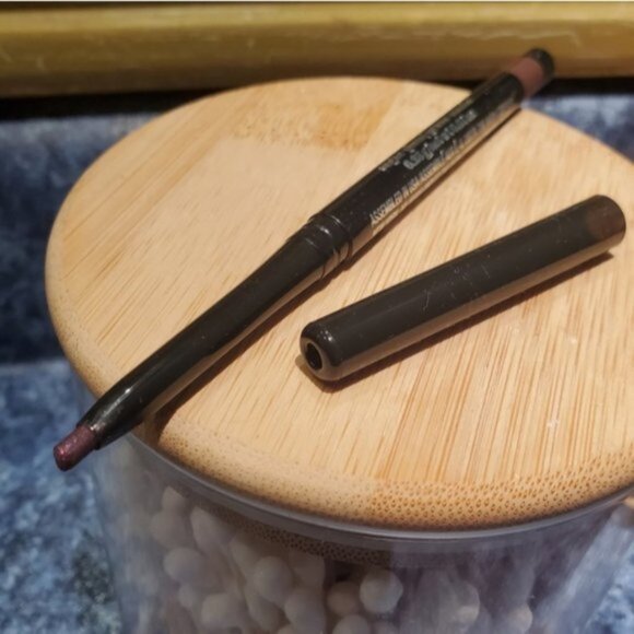 AVON FMG Diamond Eyeliner- Glimmer Sugar Plum Easy Glide - Picture 6 of 9